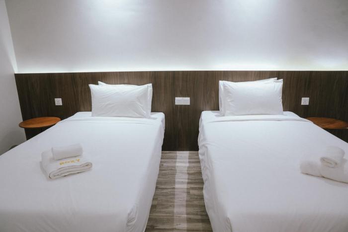 roxy hotel siniawan