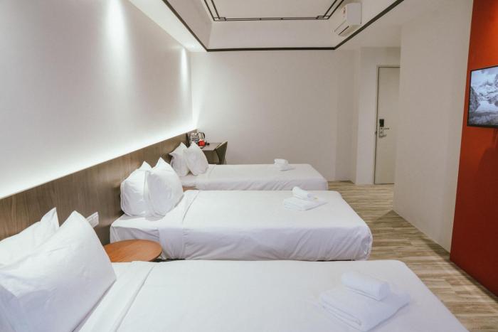 roxy hotel siniawan