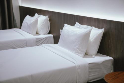 roxy hotel siniawan