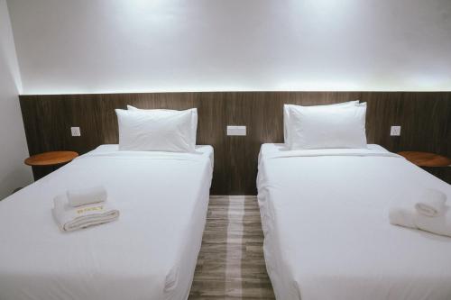 roxy hotel siniawan