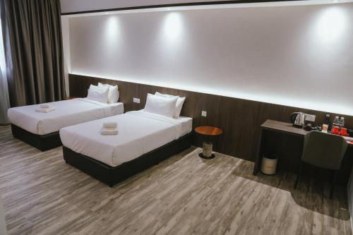 roxy hotel siniawan