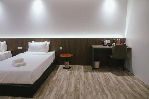roxy hotel siniawan