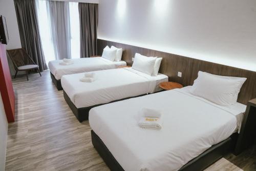 roxy hotel siniawan