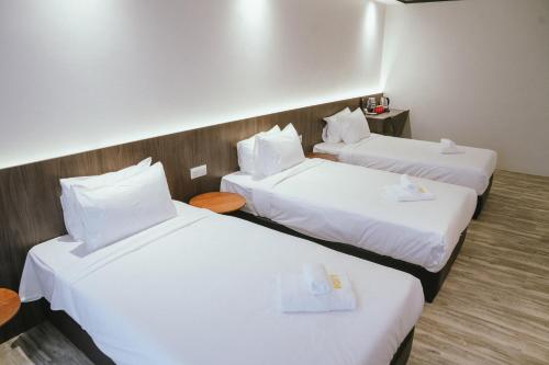 roxy hotel siniawan