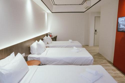 roxy hotel siniawan