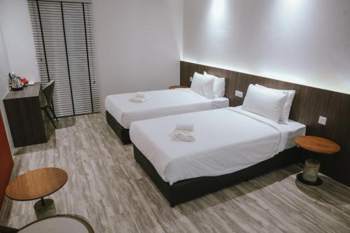 roxy hotel siniawan