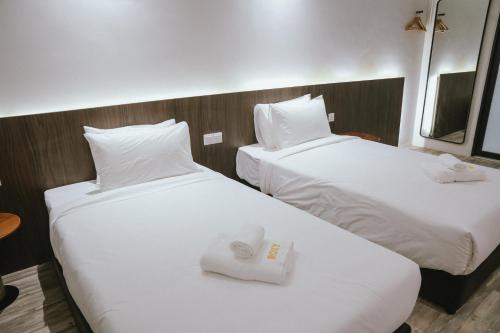 roxy hotel siniawan