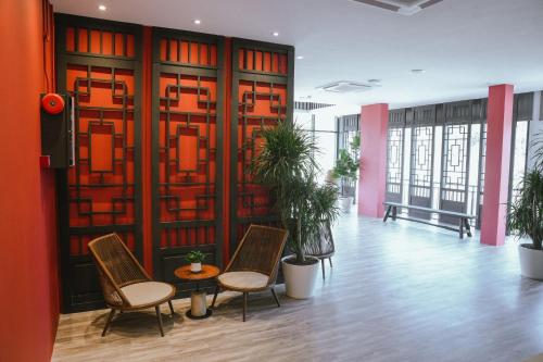 roxy hotel siniawan