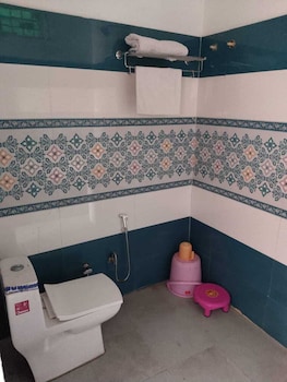 hotal royal restaurant and bar