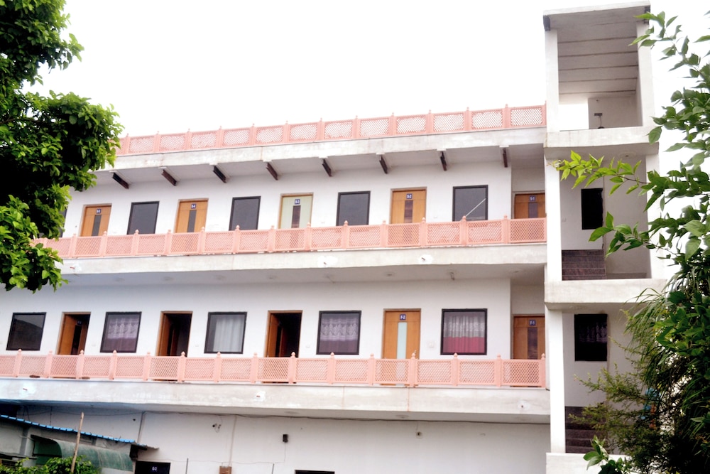 hotal royal restaurant and bar