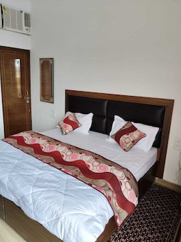 hotal royal restaurant and bar