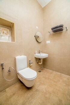 savithri bungalow by xploreindo