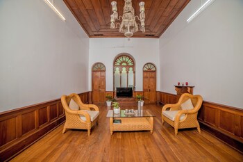 savithri bungalow by xploreindo