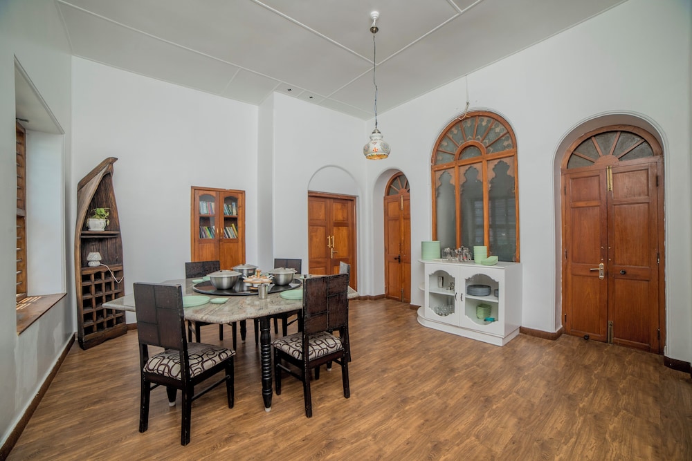 savithri bungalow by xploreindo