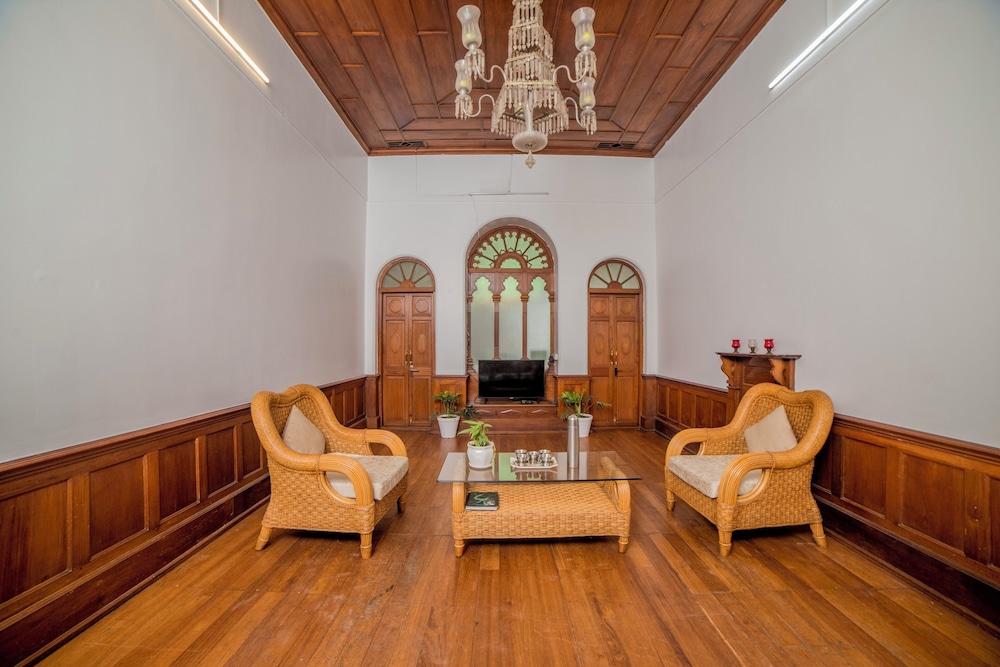 savithri bungalow by xploreindo