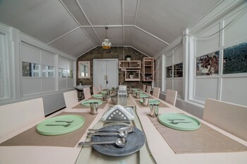 savithri bungalow by xploreindo