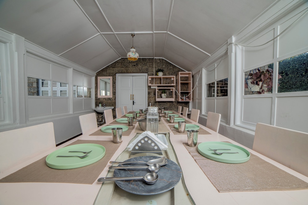 savithri bungalow by xploreindo