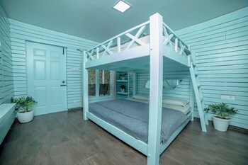 savithri bungalow by xploreindo