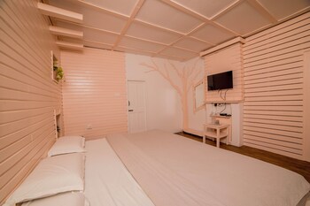 savithri bungalow by xploreindo