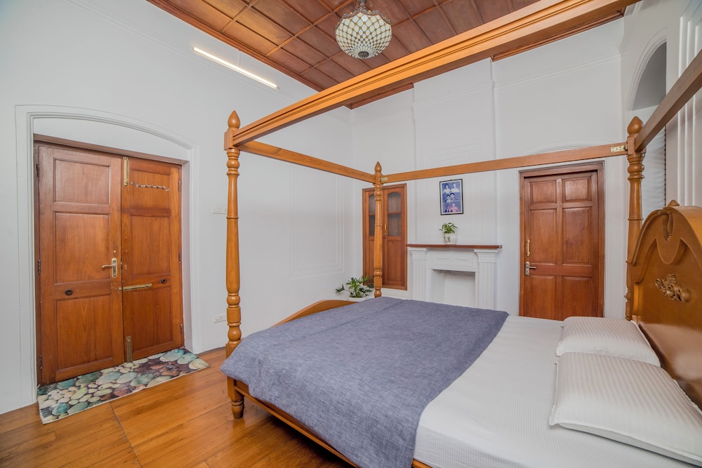 savithri bungalow by xploreindo