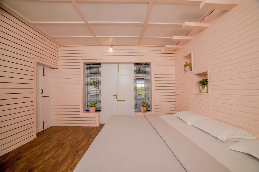 savithri bungalow by xploreindo