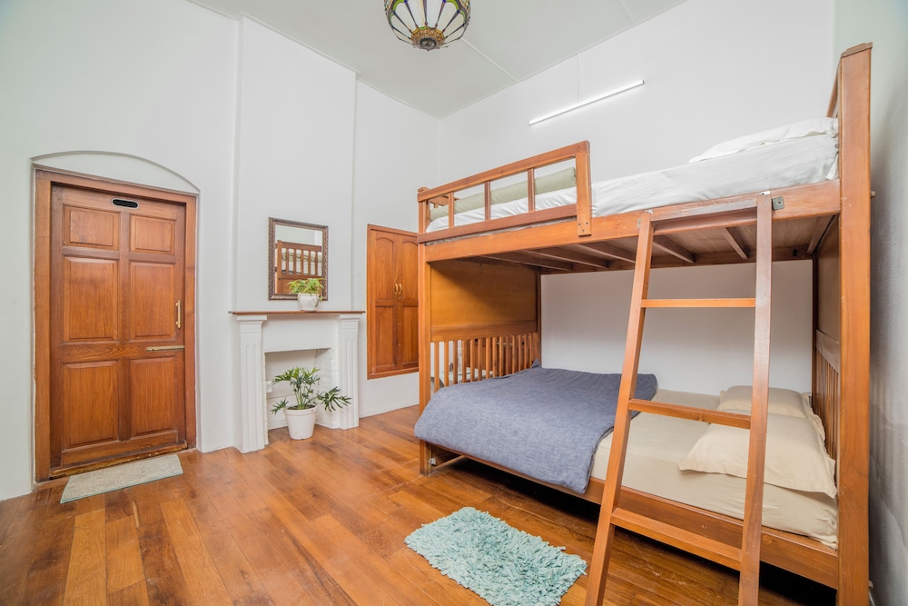 savithri bungalow by xploreindo