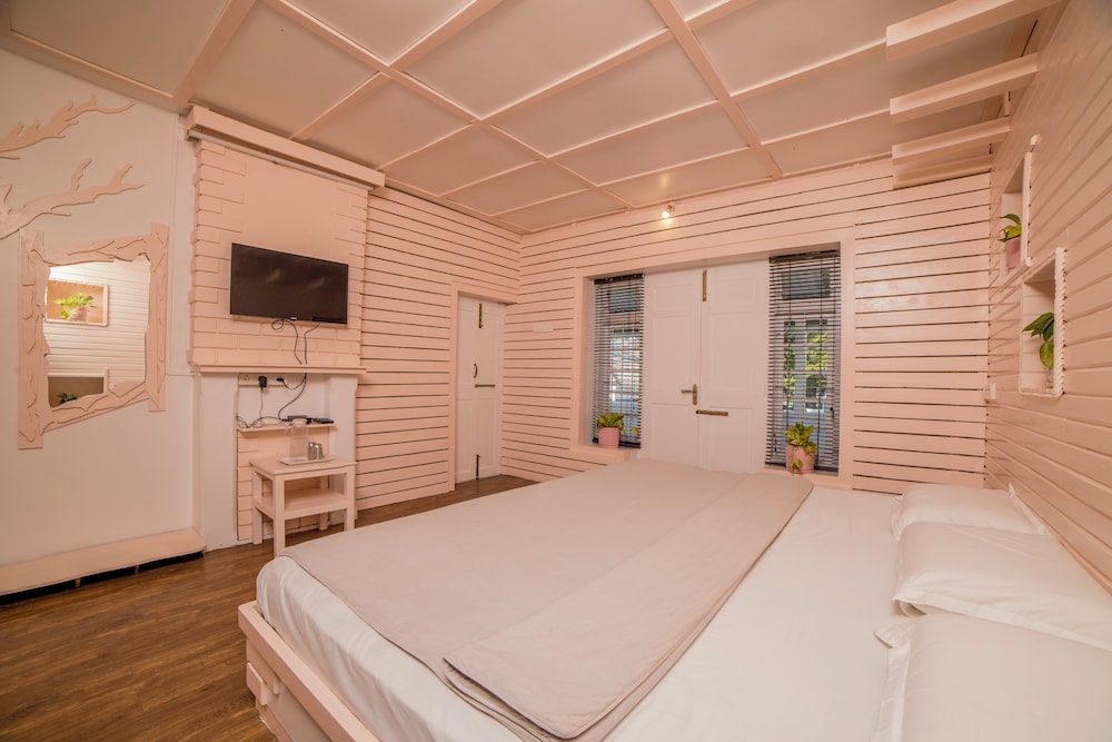 savithri bungalow by xploreindo