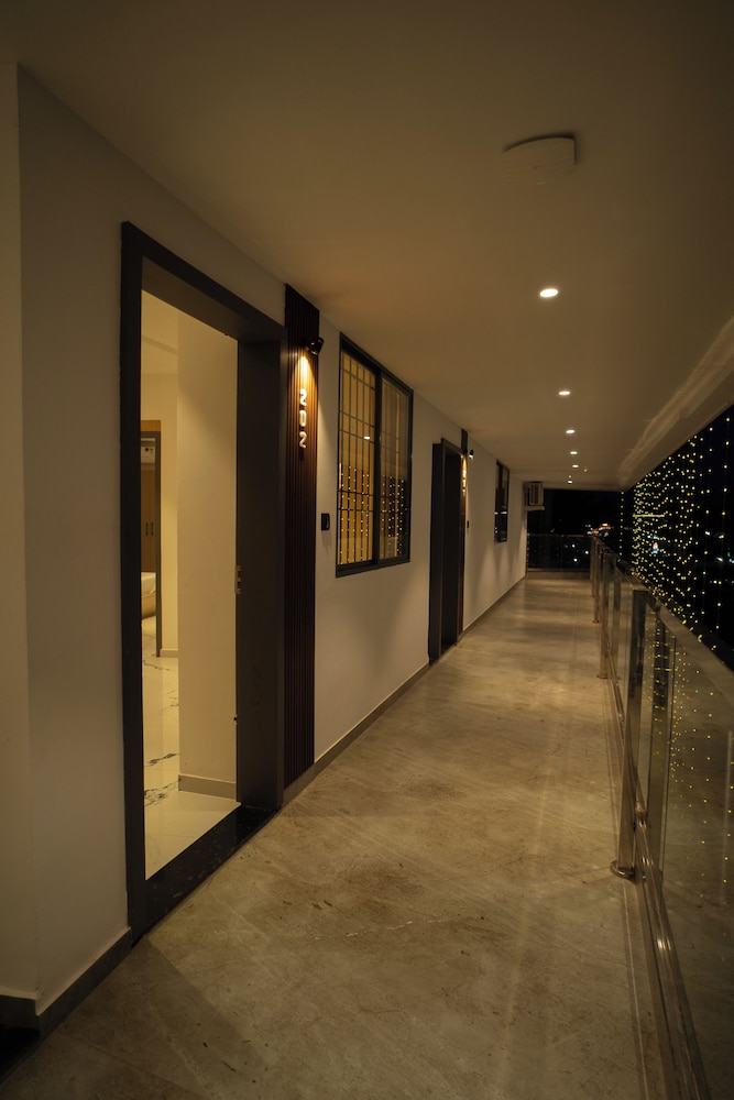 hotel the mansion deralakatte mangalore