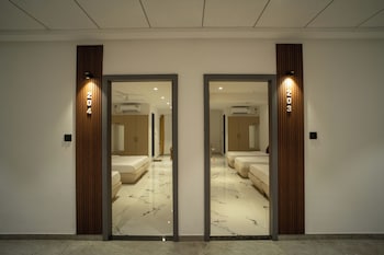 hotel the mansion deralakatte mangalore