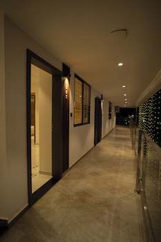 Hotel The Mansion-Deralakatte Mangalore,,3 star