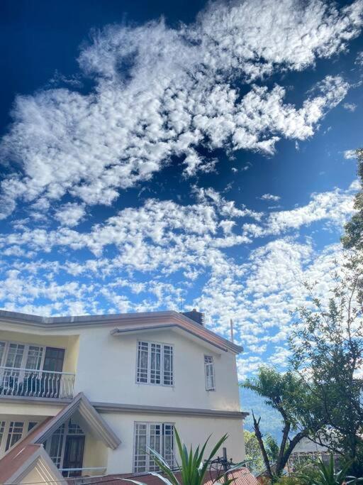 ronglyang lotus villa homestay near mg road