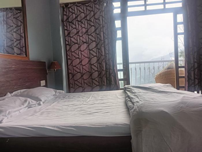 ronglyang lotus villa homestay near mg road