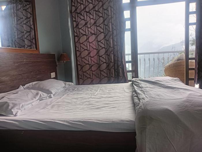 ronglyang lotus villa homestay near mg road