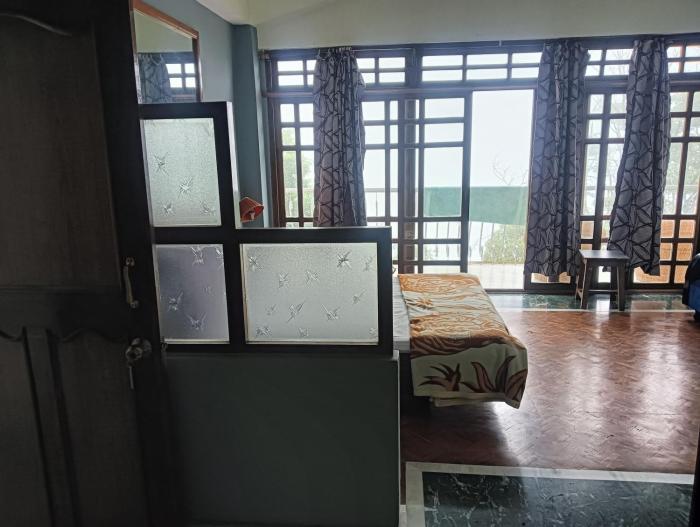 ronglyang lotus villa homestay near mg road