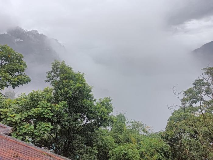 ronglyang lotus villa homestay near mg road