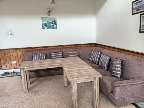 Ronglyang Lotus Villa Homestay (Near Mg Road),,2 star