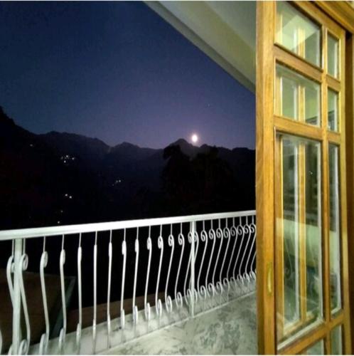 Ronglyang Lotus Villa Homestay (Near Mg Road),,2 star