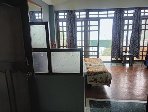 ronglyang lotus villa homestay near mg road