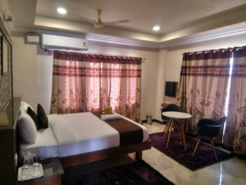 green valley suites