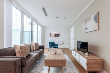 The Ealing Luxury Flat,,3 star