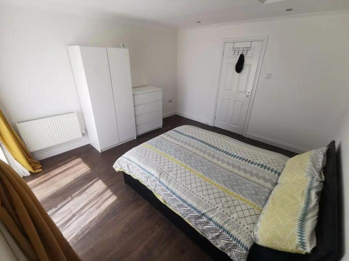 romford retreat stylish apartment stay