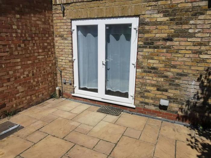 romford retreat stylish apartment stay