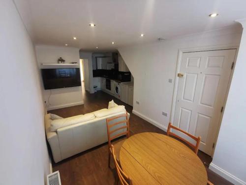 romford retreat stylish apartment stay