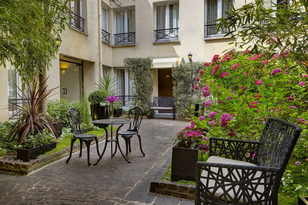 le patio bastille