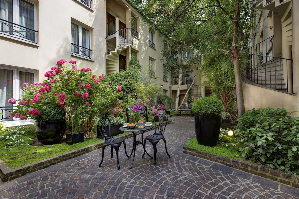 le patio bastille