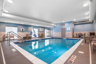 holiday inn express and suites cedar rapids marion