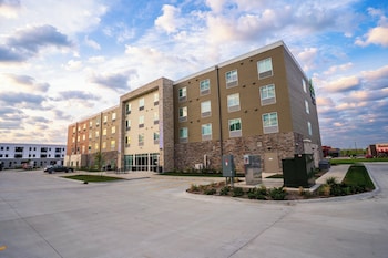 holiday inn express and suites cedar rapids marion