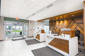 holiday inn express and suites cedar rapids marion