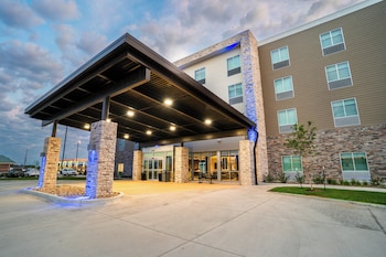 holiday inn express and suites cedar rapids marion