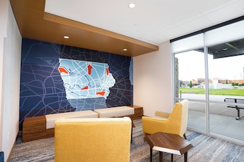holiday inn express and suites cedar rapids marion